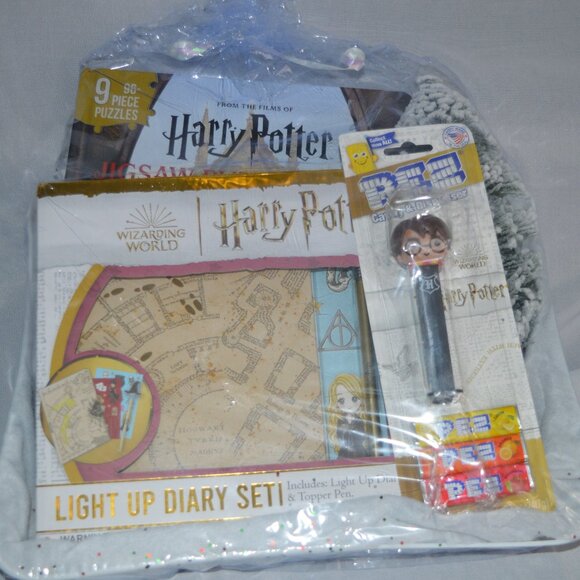 Harry Potter gift basket puzzle book, diary, pez - Picture 1 of 4